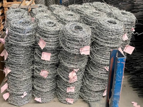 ลวดหนามล้อมรั่ว